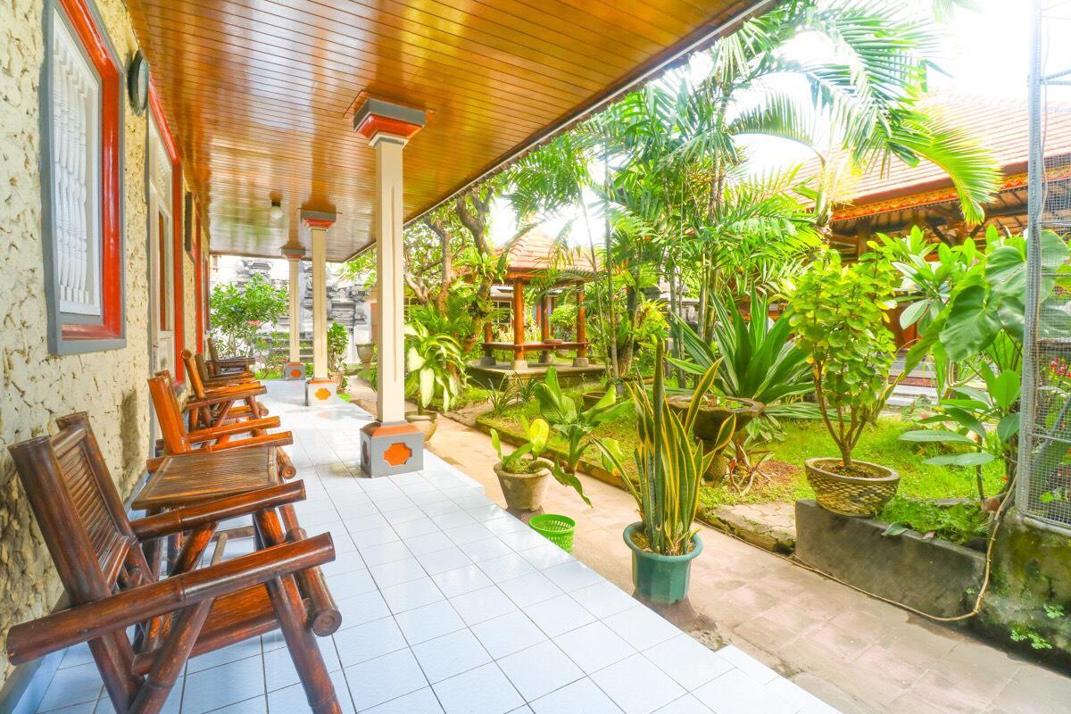 Surf Doggie Inn Kuta (Bali) Exterior photo
