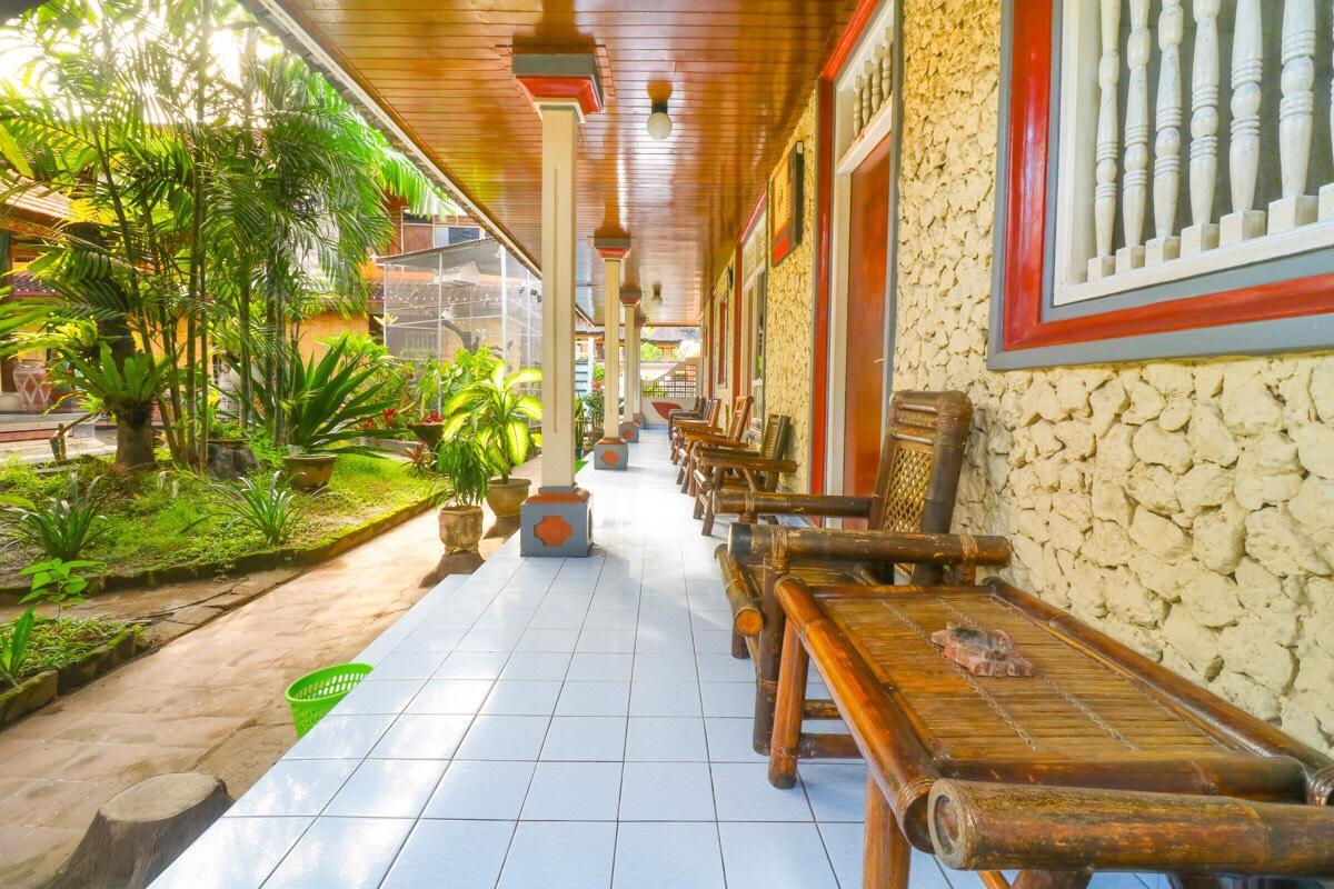 Surf Doggie Inn Kuta (Bali) Exterior photo