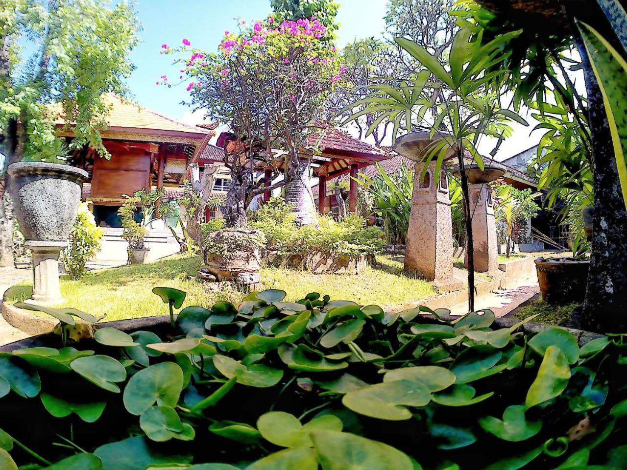 Surf Doggie Inn Kuta (Bali) Exterior photo