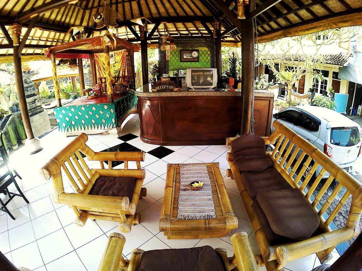 Surf Doggie Inn Kuta (Bali) Exterior photo